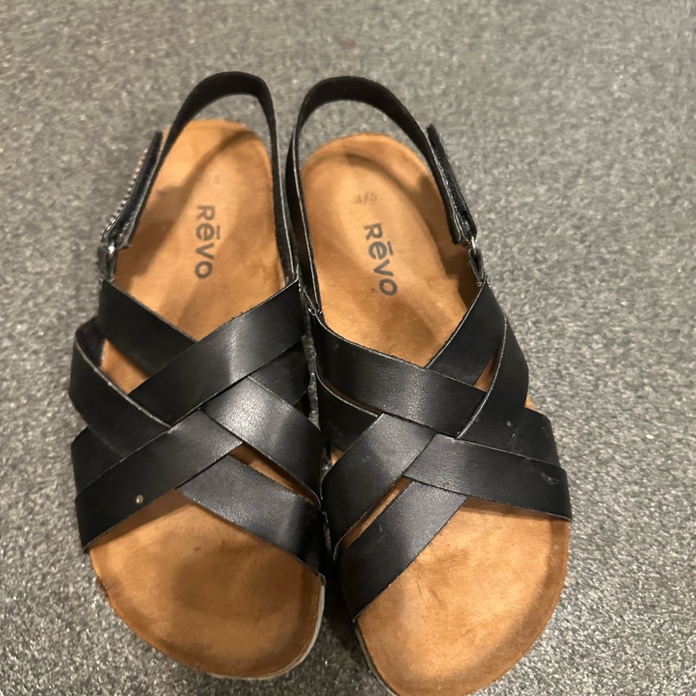⭐️ 3 for $15.00 ⭐️ Revo Black Leather Sandals - Size4/5